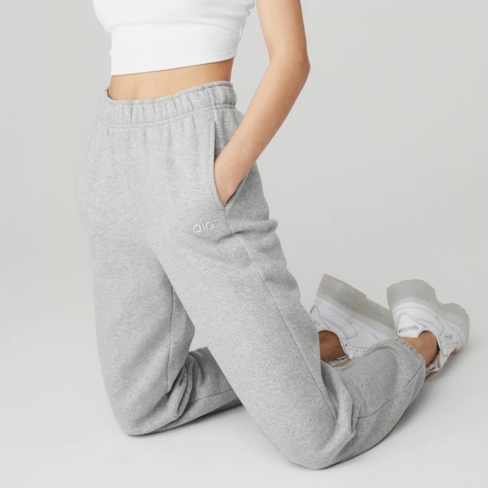 Alo Yoga Accolade Sweatpant Heather Gray